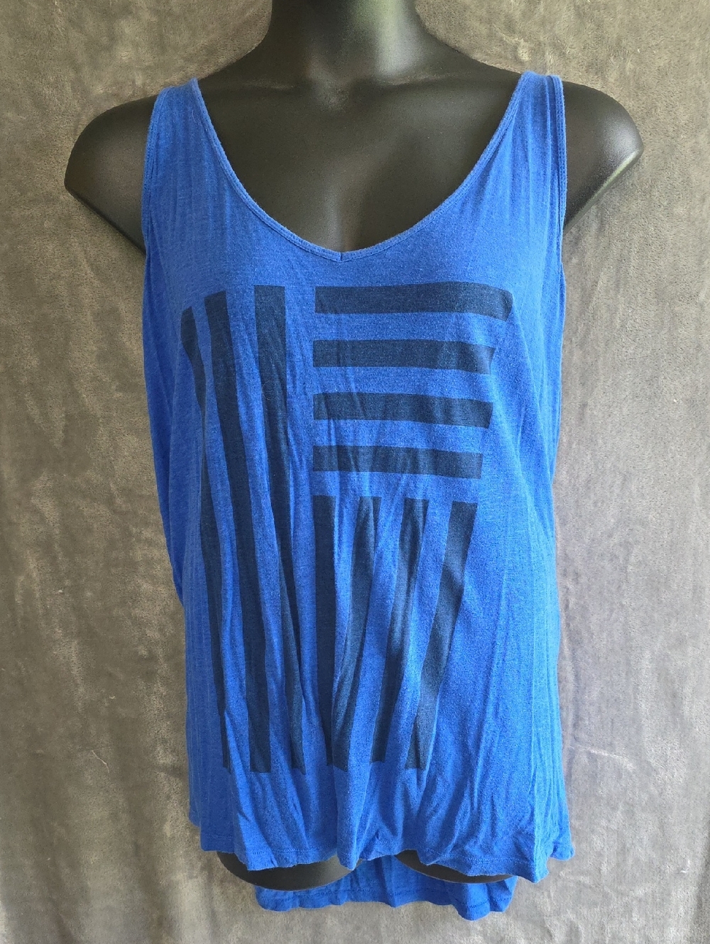 Old Navy Blue Graphic V-Neck Tank Top